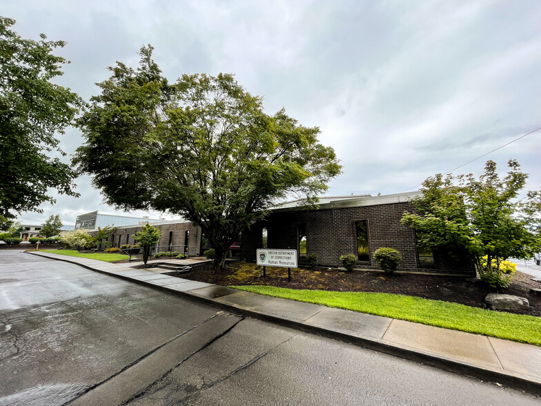 Primary Photo Of 2767 22nd St SE, Salem Office For Lease