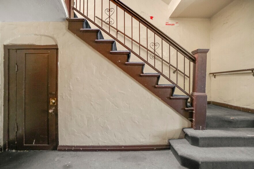 More Photos Of 1916 Crenshaw Blvd, Los Angeles Apartments For Sale