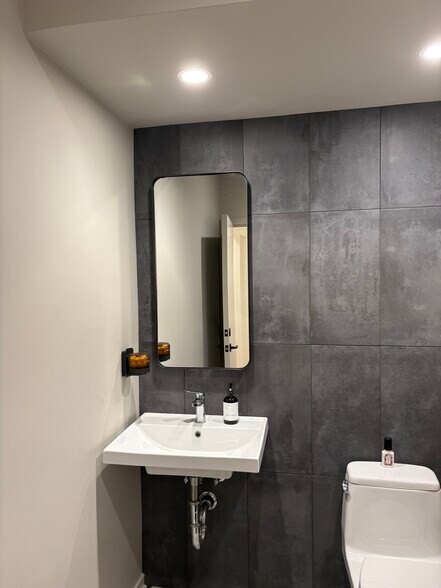 More Photos Of 190 W Napa St, Sonoma Office For Sale