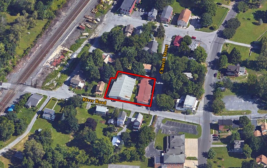 Primary Photo Of 506 River Rd, Staatsburg Storefront Retail Office For Sale