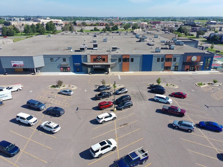 More Photos Of 1850 E Madison Ave, Mankato Freestanding For Lease
