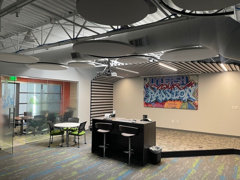 More Photos Of 1205 Sheldon Cv, Austin Showroom For Sale