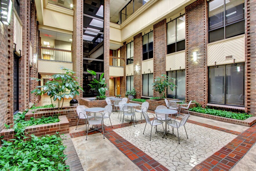 More Photos Of 7700 Chevy Chase Dr, Austin Unknown For Lease