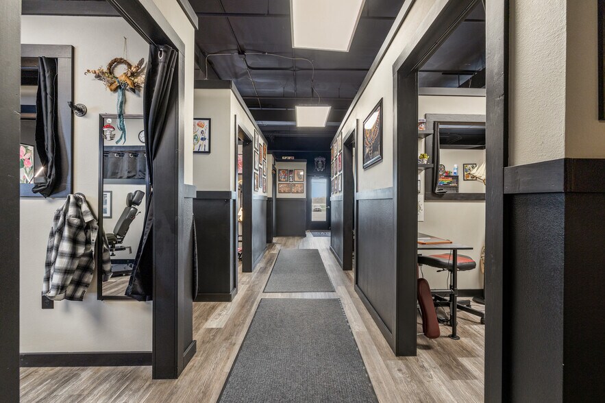 More Photos Of 5955 Mt Rushmore Rd, Rapid City Storefront Retail Office For Sale