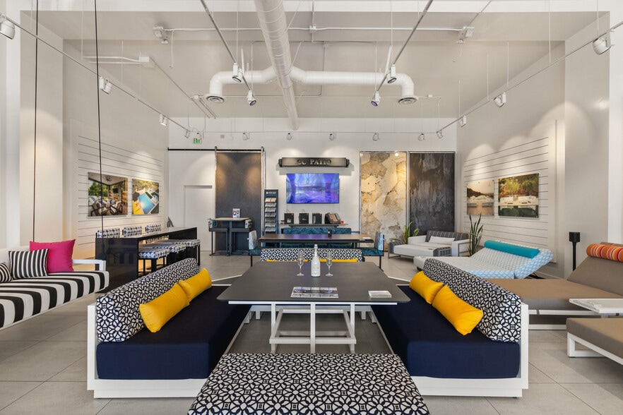 More Photos Of 7920 Herschel Ave, La Jolla Storefront Retail Office For Lease