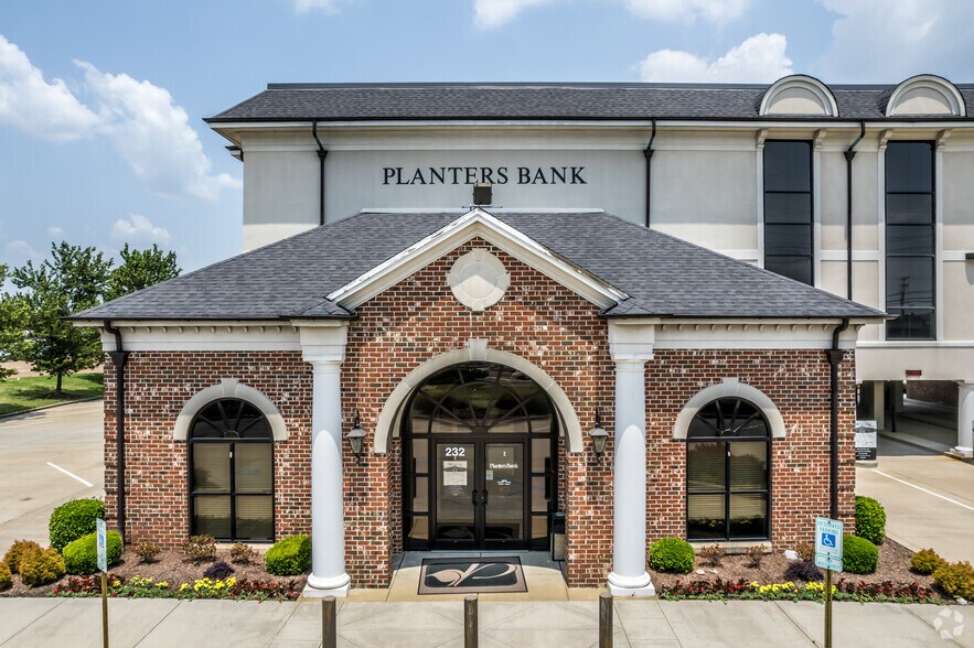 More Photos Of 232 Goodman Rd W, Southaven Medical For Lease