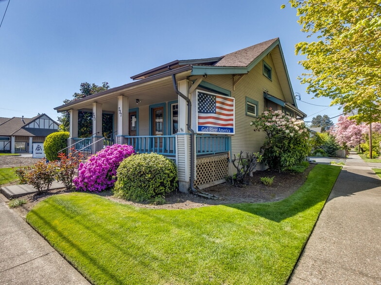 More Photos Of 737 NW Adams St, McMinnville Office For Sale