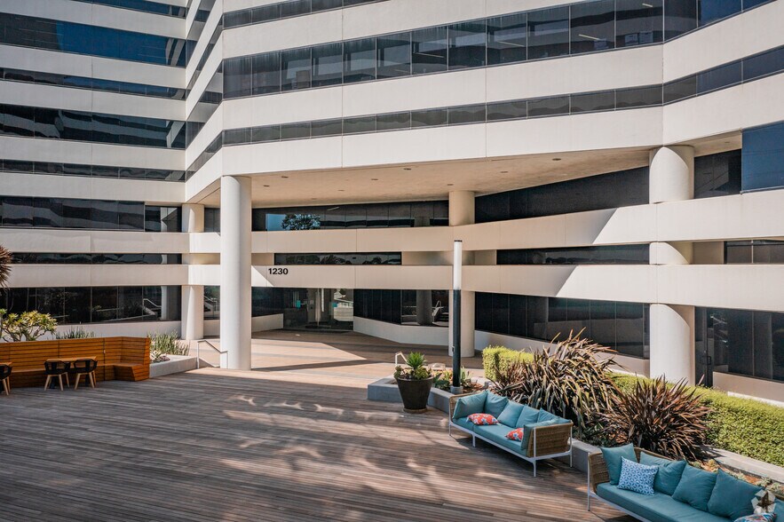 More Photos Of 1230 Rosecrans Ave, Manhattan Beach Office For Lease