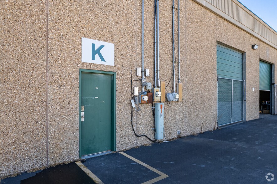 More Photos Of 311 E Saint Elmo Rd, Austin Office For Lease