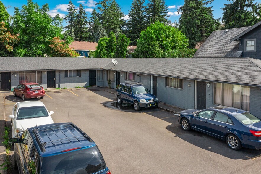 More Photos Of 2507-2525 SE Monroe St, Portland Apartments For Sale
