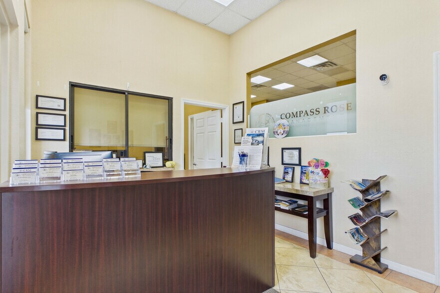 More Photos Of 1010 NE 9th St, Cape Coral Office For Sale