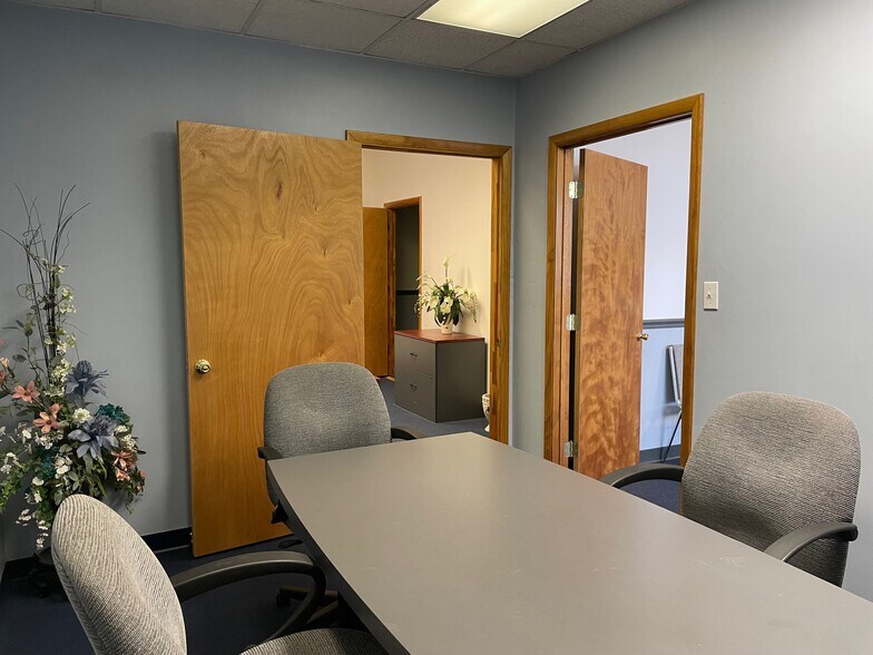 More Photos Of 1751 Lincoln Hwy, North Versailles Office For Lease