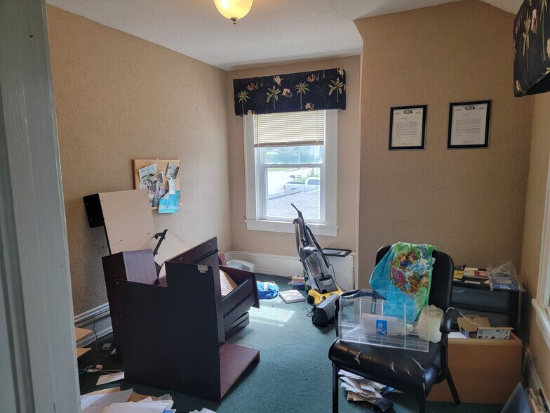 More Photos Of 115 W Blue Ridge St, Stuart Office For Sale