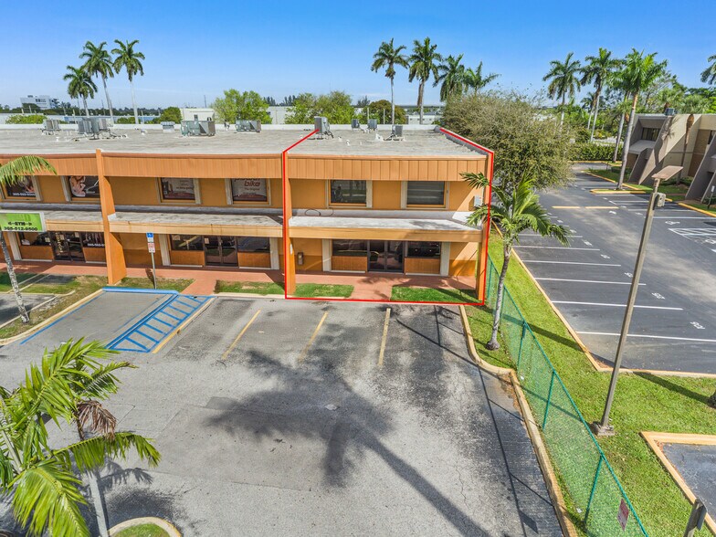 More Photos Of 2075-2129 W 76th St, Hialeah Showroom For Lease