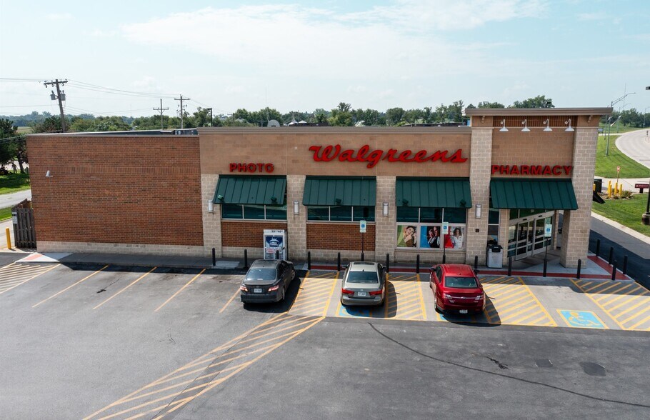 More Photos Of 533 S Lincoln Ave, York Drugstore For Sale