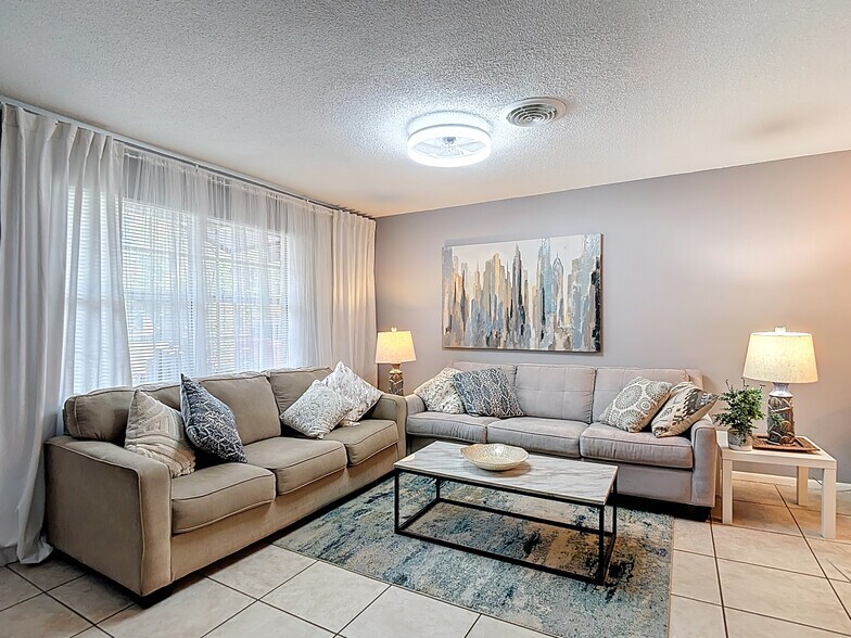 More Photos Of 139 SE Jefferson Cir N, Saint Petersburg Apartments For Sale