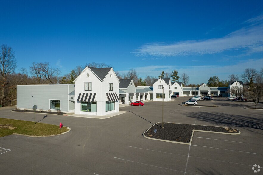 More Photos Of 120-180 E Olentangy St, Powell Unknown For Lease