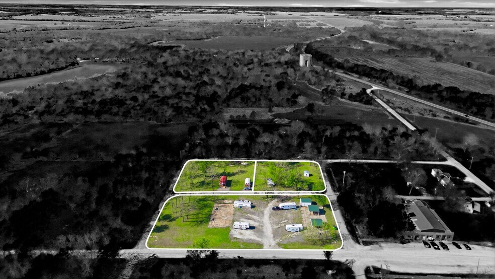 More Photos Of 74 2nd St, Moran Trailer Camper Park For Sale