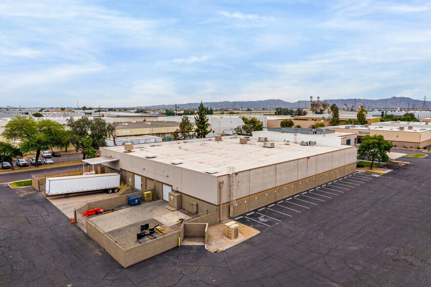 More Photos Of 230 N 48th Ave, Phoenix Manufacturing For Lease