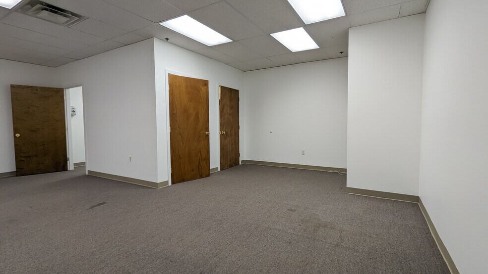 More Photos Of 1795 Boston Post Rd, Guilford Office For Sale