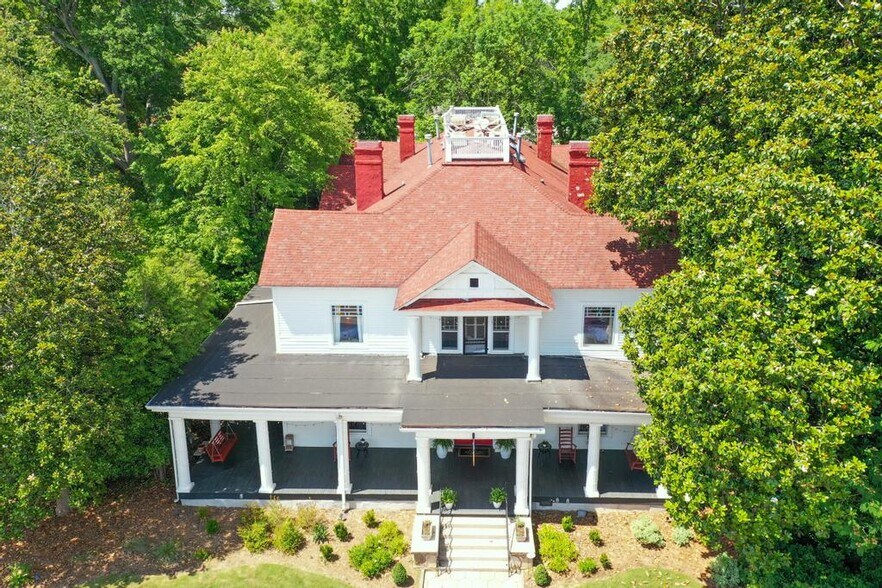 More Photos Of 252 Seavy St, Senoia Hospitality For Sale