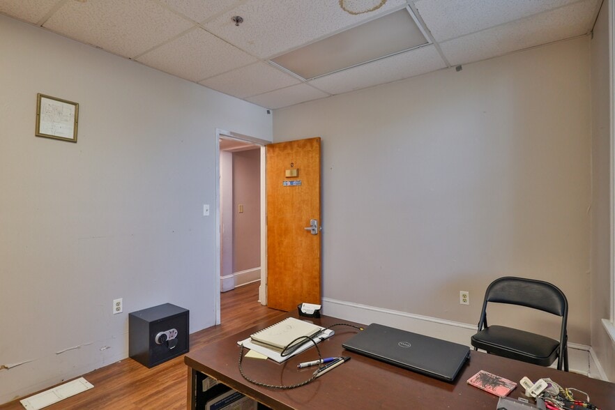 More Photos Of 541 Seneca St, Fountain Hill Healthcare For Sale