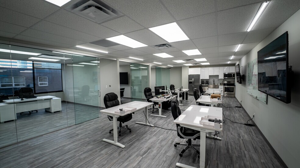 More Photos Of 4700 Belleview Ave, Kansas City Office For Lease