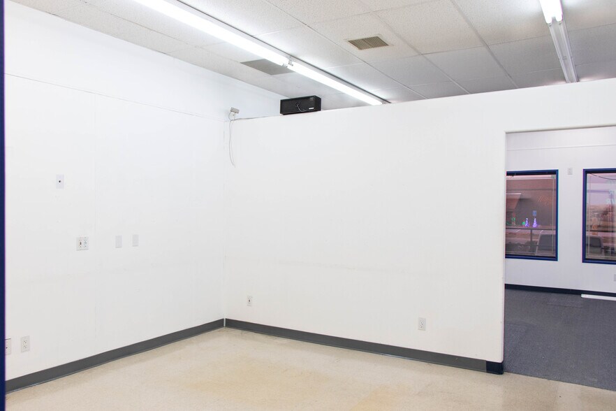 More Photos Of 1851 E 12th St, Casper Storefront For Lease