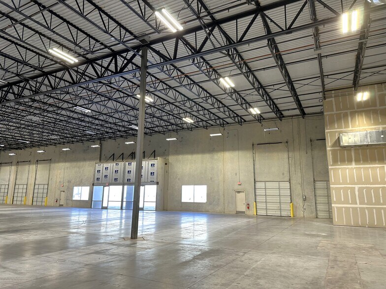 More Photos Of 3660 Thousand Oaks Dr, San Antonio Unknown For Lease