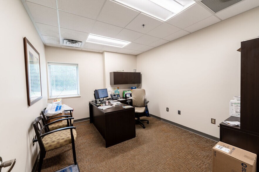 More Photos Of 149 Piper Ln, Georgetown Industrial For Sale