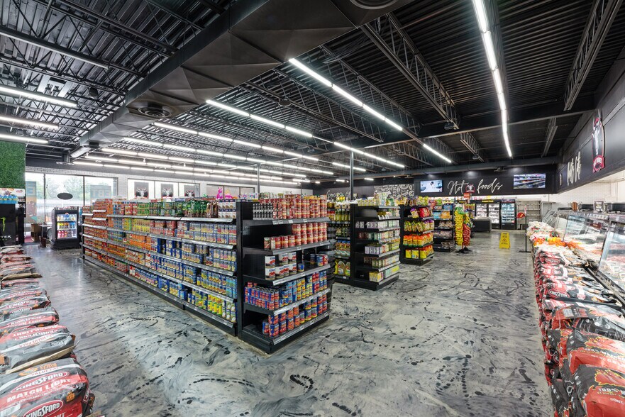 More Photos Of 1405 E Dublin Granville Rd, Columbus Freestanding For Sale