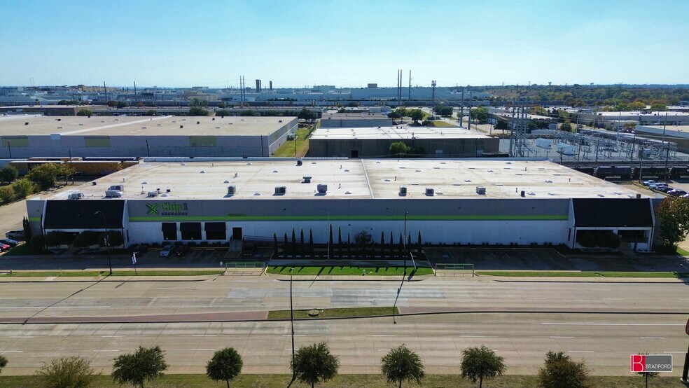 More Photos Of 2200-2202 E Randol Mill Rd, Arlington Warehouse For Lease
