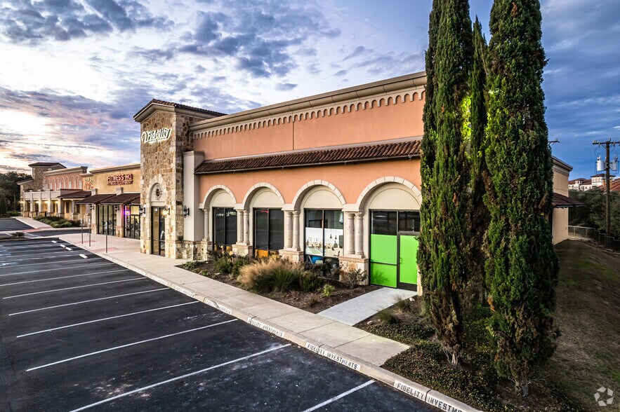 More Photos Of 139 N Loop 1604 E, San Antonio General Retail For Lease