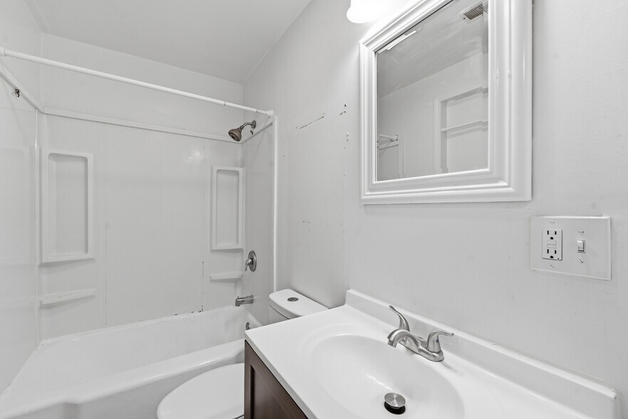 More Photos Of 4170-4174 Broadway, Grove City Multifamily For Sale