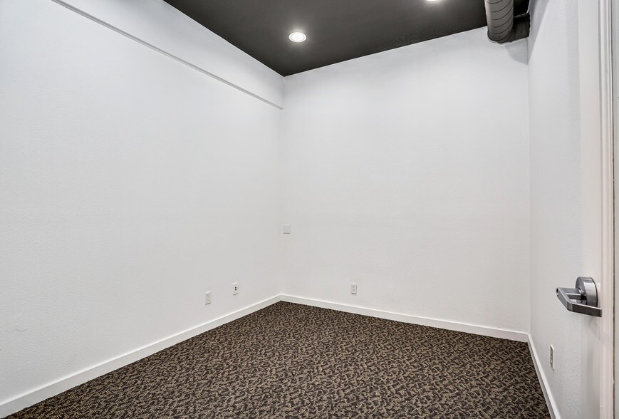 More Photos Of 750 E Tahquitz Canyon Way, Palm Springs Office For Lease