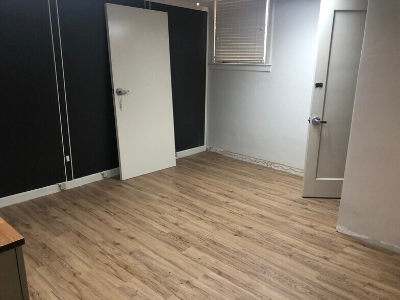 More Photos Of 1600 Norris Rd, Bakersfield Office For Sale