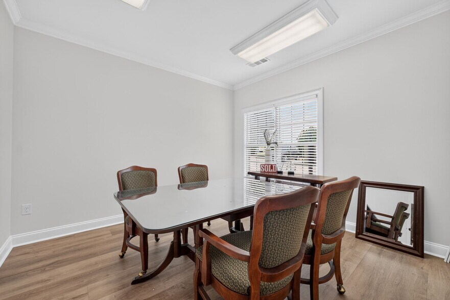 More Photos Of 155 Bankers Blvd, Monroe Business Park For Sale
