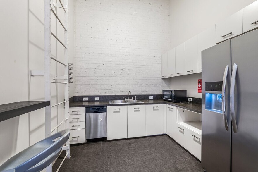 More Photos Of 315 E Bay St, Jacksonville Office For Lease