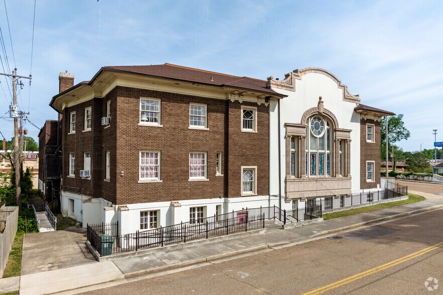 More Photos Of 1110 Faxon Ave, Memphis Religious Facility For Sale