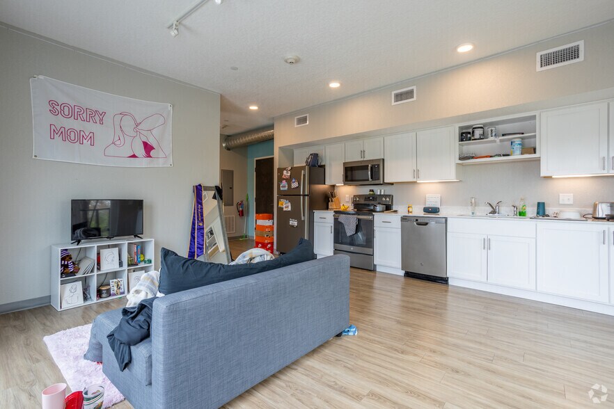 More Photos Of 200 W 1st St, Cedar Falls Apartments For Lease