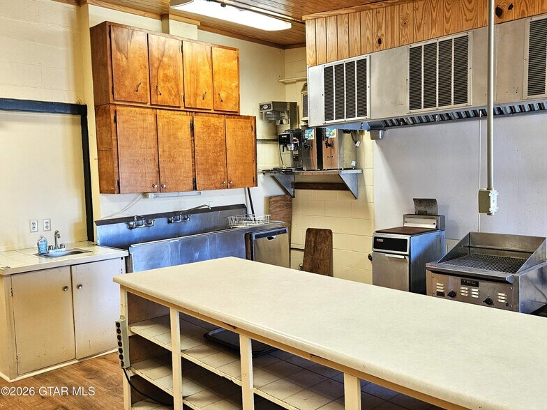 More Photos Of 172 W North St, Macon Restaurant For Sale