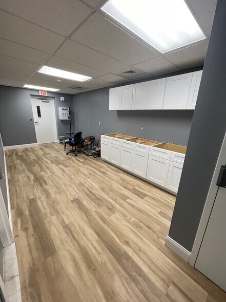 More Photos Of 24 Snake Hill Rd, North Scituate Manufacturing For Lease