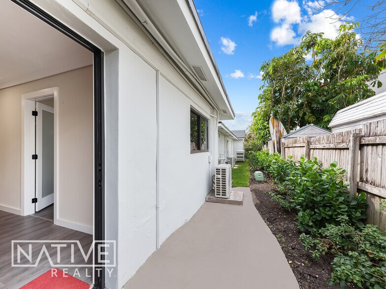 More Photos Of 3305 SE 5th St, Pompano Beach Assisted Living For Sale