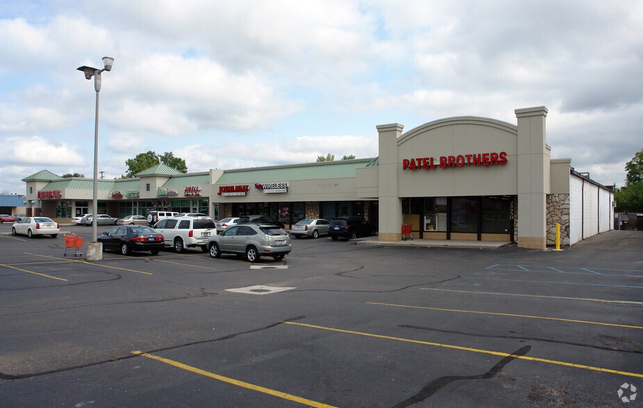 More Photos Of 28950-28974 Orchard Lake Rd, Farmington Hills General Retail For Sale