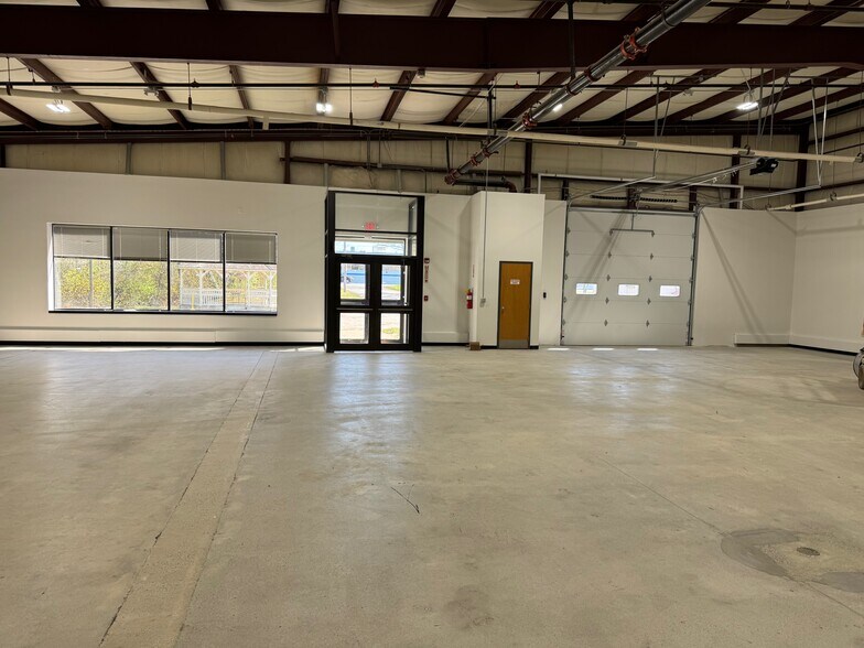 More Photos Of 600 Airport Rd, Fall River Manufacturing For Lease