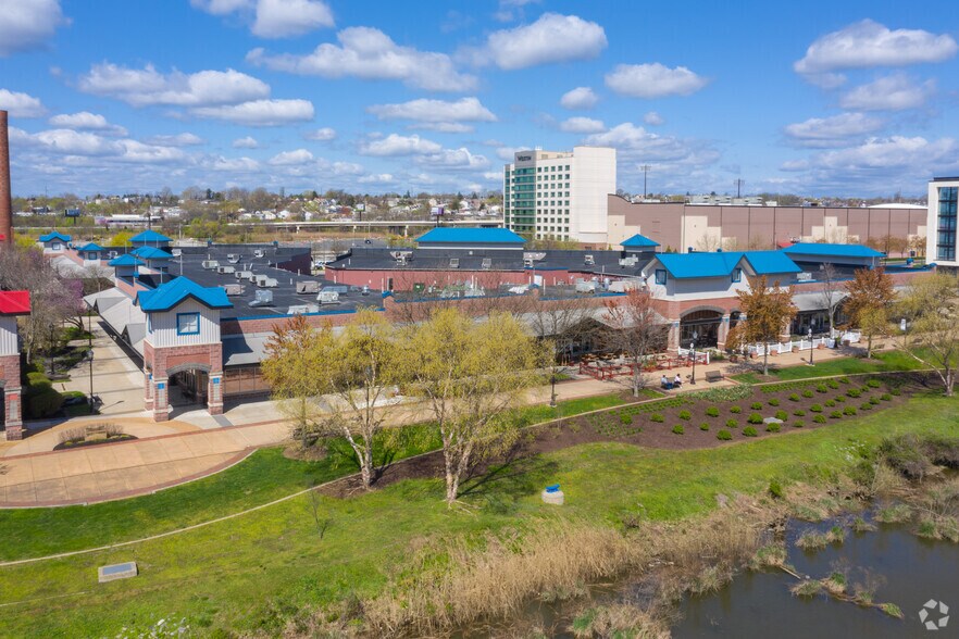 More Photos Of 900-1095 Justison St, Wilmington Storefront Retail Office For Lease