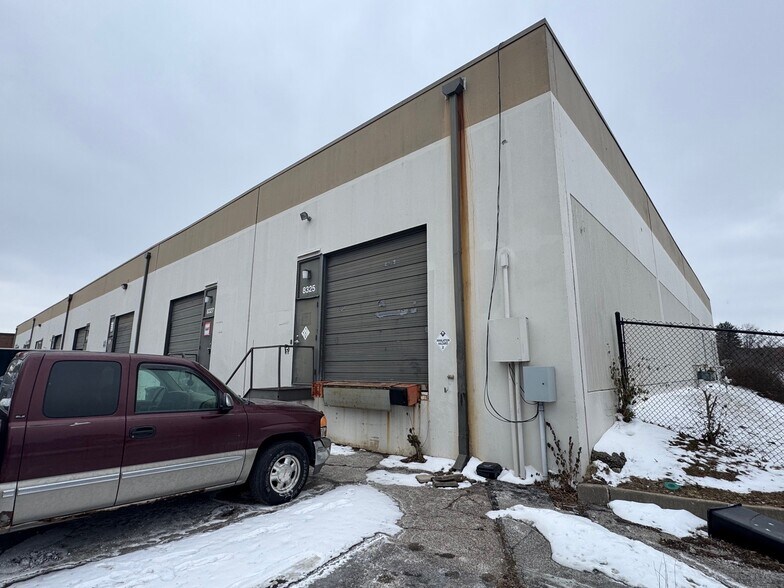 More Photos Of 8325-8339 Nieman Rd, Lenexa Flex For Lease