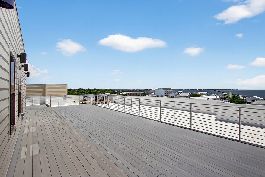 More Photos Of 124 Court St, Bay Saint Louis Office For Sale