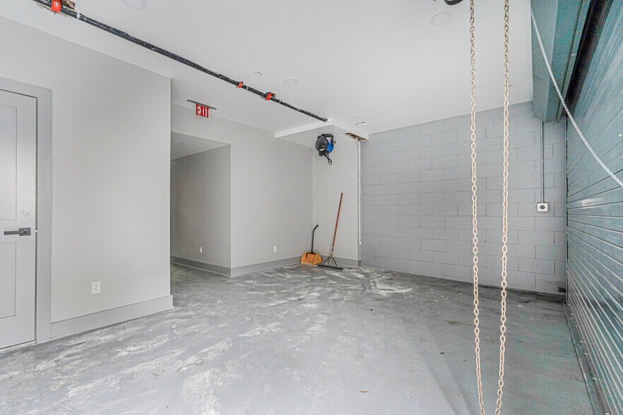 More Photos Of 259 Walker St, Staten Island Office For Sale