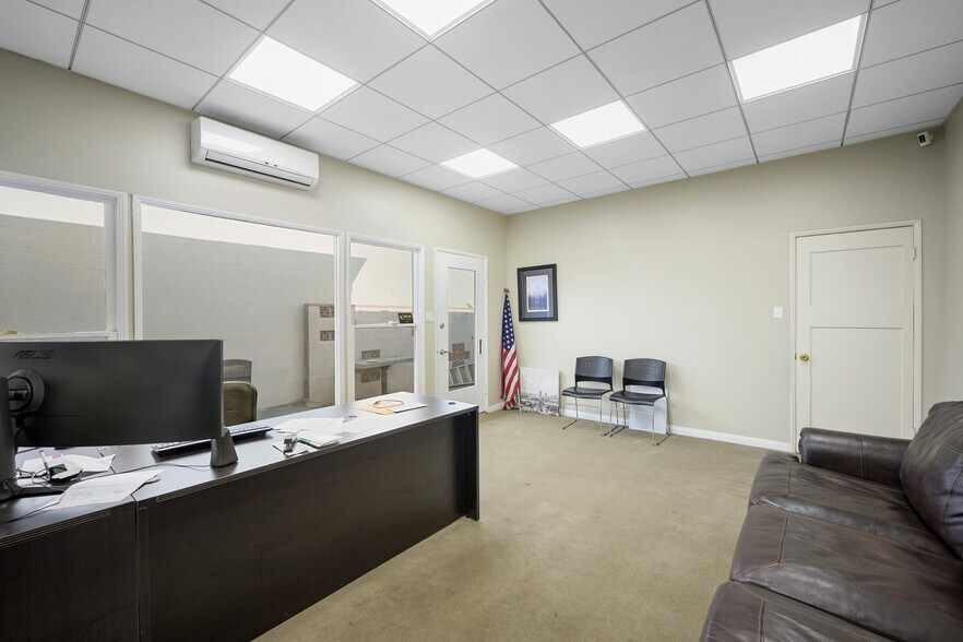 More Photos Of 2304-2306 Burbank blvd, Burbank Office Residential For Sale